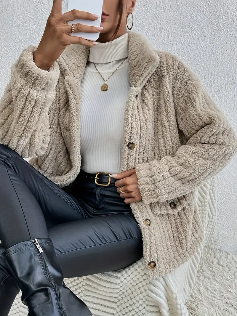 Cardigan en tricot doux et douillet avec une coupe décontractée pour femmes - Aurelles