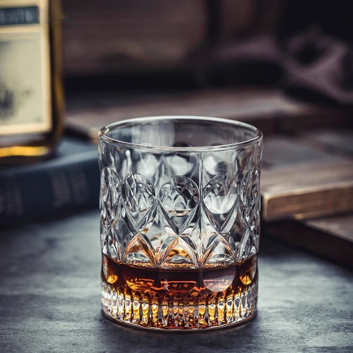 Aurelia – Crystal Whiskey Glass