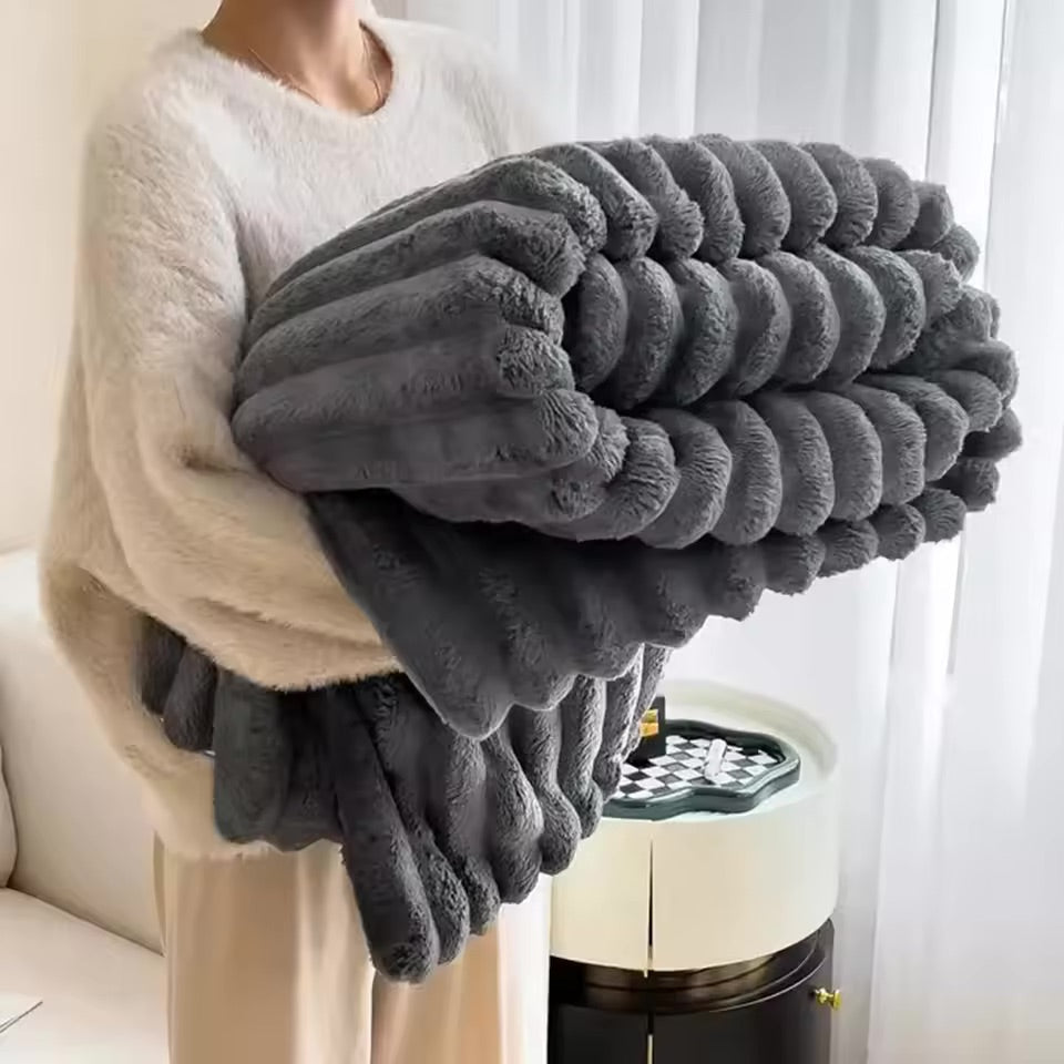 Couverture en Flanelle Douce pour Canapé et Lit - Confort et Élégance
