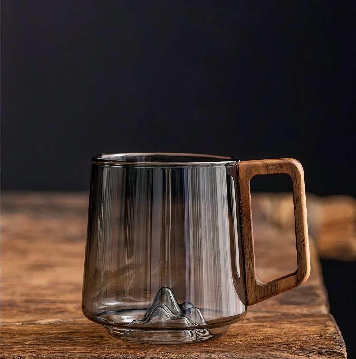 Velora – Tasses à Café en Verre Fumé et Poignée en Noyer (450 ml)