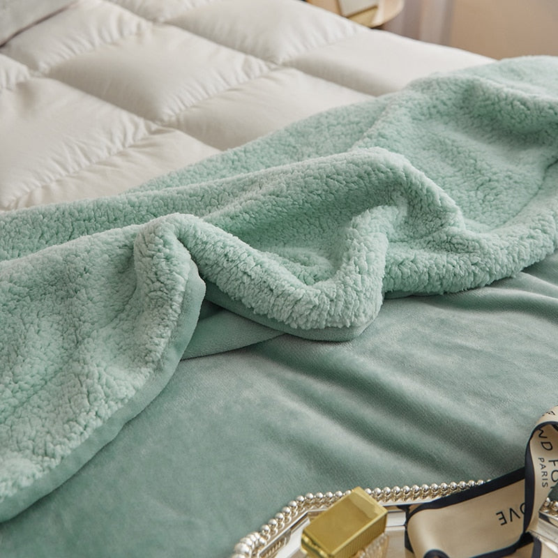 Velora – Super Soft and Luxurious Blanket