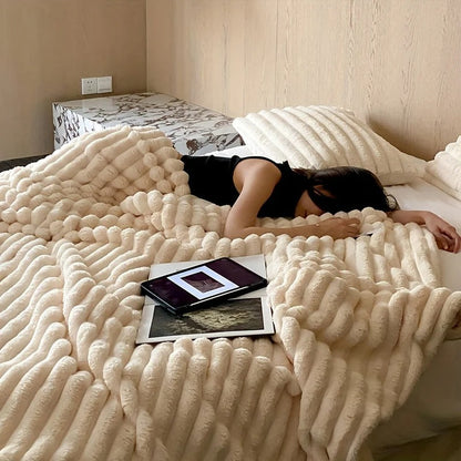 Couverture en Flanelle Douce pour Canapé et Lit - Confort et Élégance