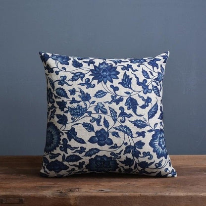 Velora – Housse de Coussin en Lin-Coton à Motif Porcelaine Bleue