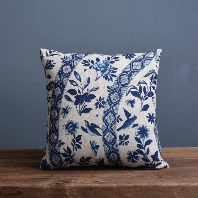 Velora – Housse de Coussin en Lin-Coton à Motif Porcelaine Bleue