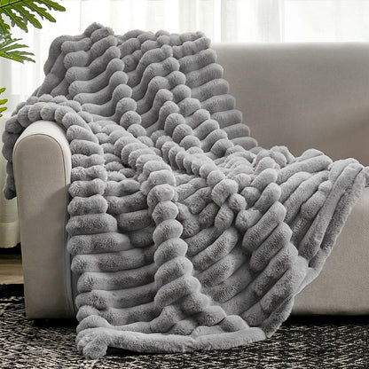 Velora – Luxurious and Comfortable Soft Striped Throw