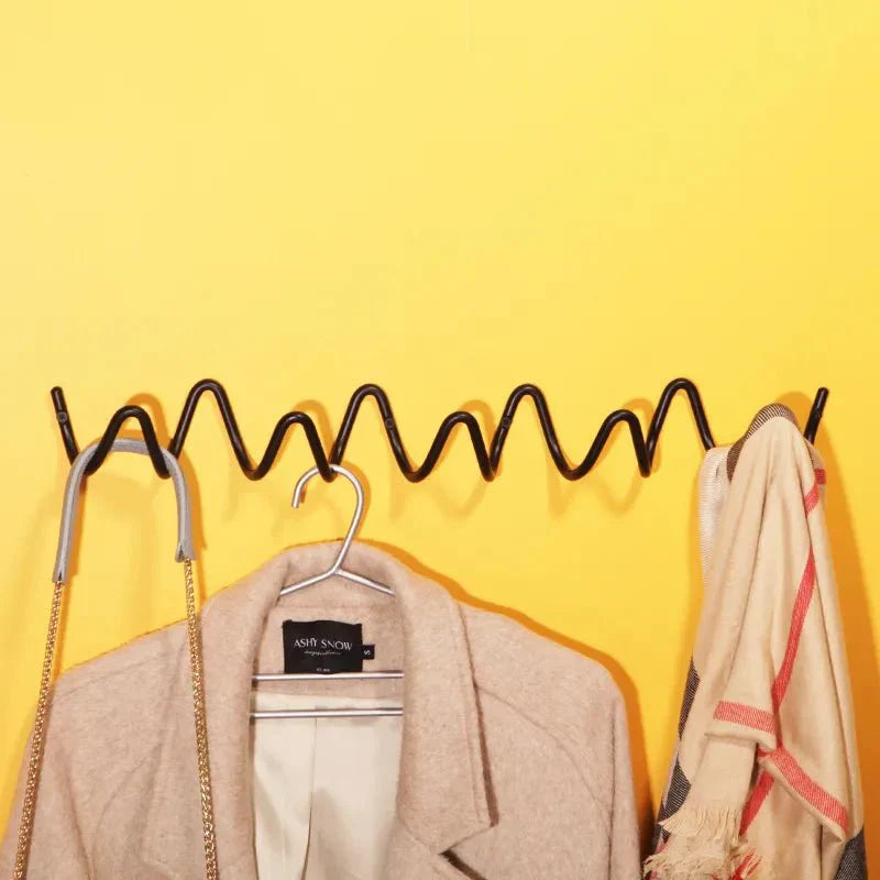 Mistral – Patère Murale en Métal Minimaliste et Graphique