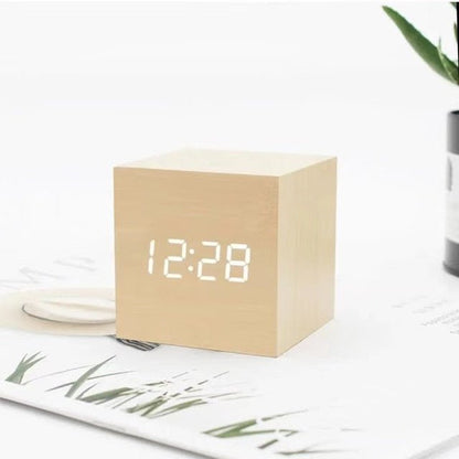 Terra – Réveil LED en Bois Minimaliste et Compact