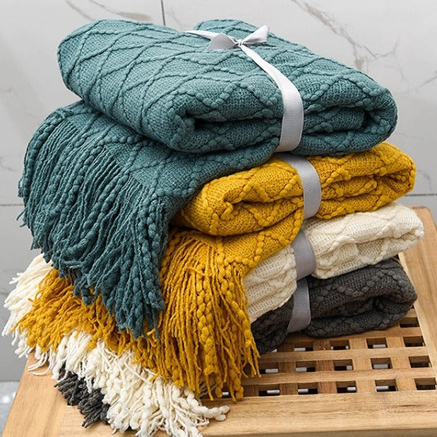 Velora – Soft and Elegant Handwoven Throw